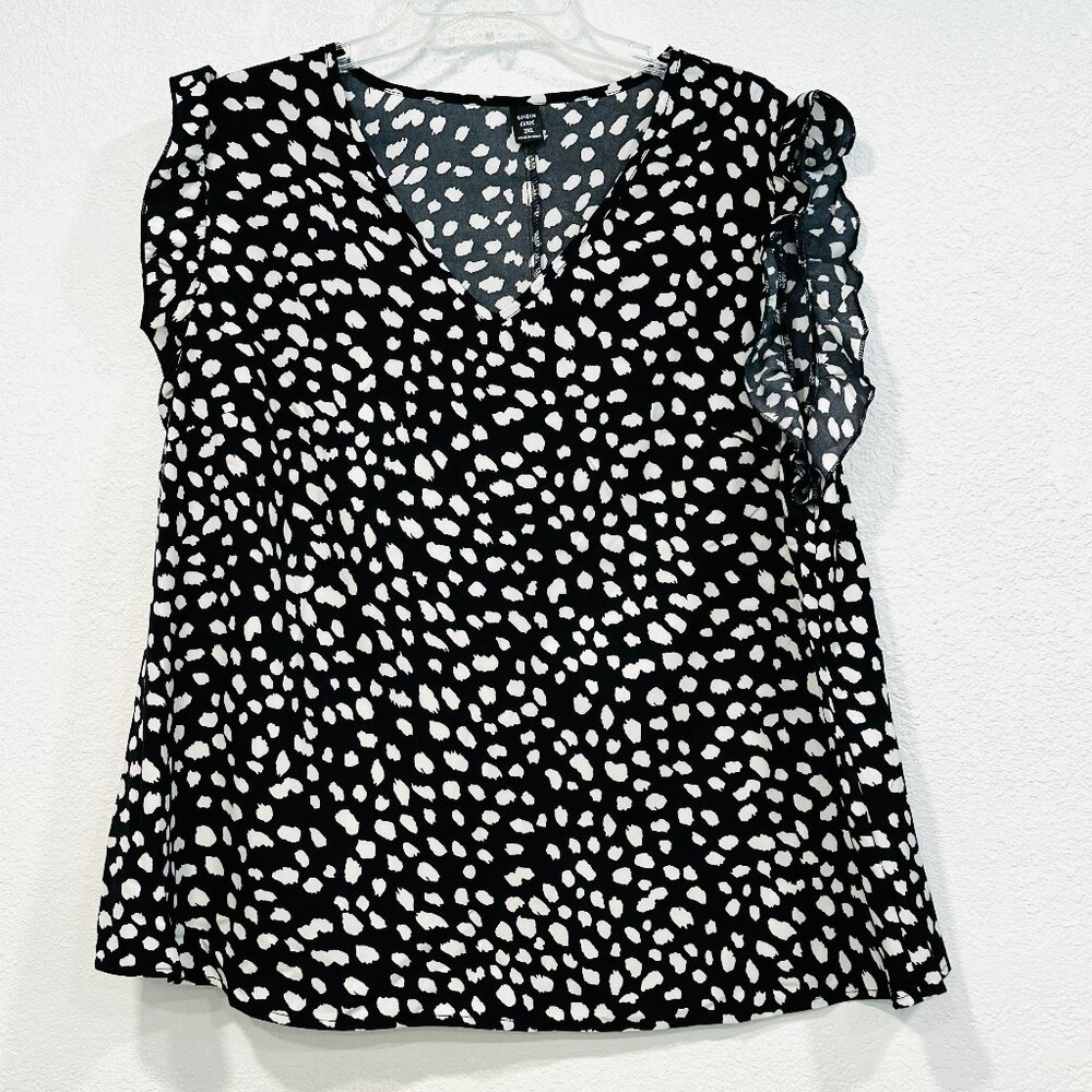 NWOT Shein Curve Top Blouse V-Neck Black White Cap Flutter Sleeve Women Size 2XL